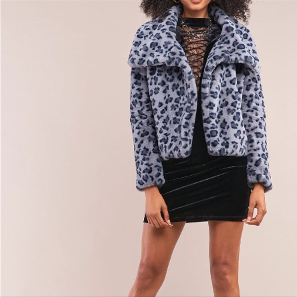 ⬇️⬇️LAST ONE!!!!! SMALL🌺🌺Leopard Jacket 🌺 - Picture 2 of 6